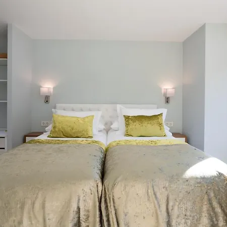 The Mirror & Luxury Apartment El Tarter