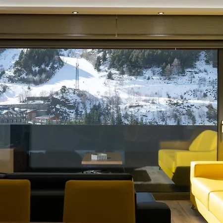 The Mirror & Luxury El Tarter