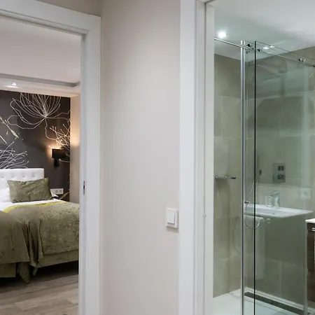 The Mirror & Luxury *