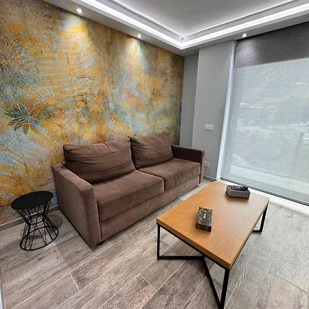 The Mirror & Luxury Apartment *